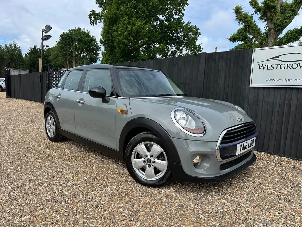 2016-mini-cooper-15-cooper-ss-hatchback-5d-auto-big-0