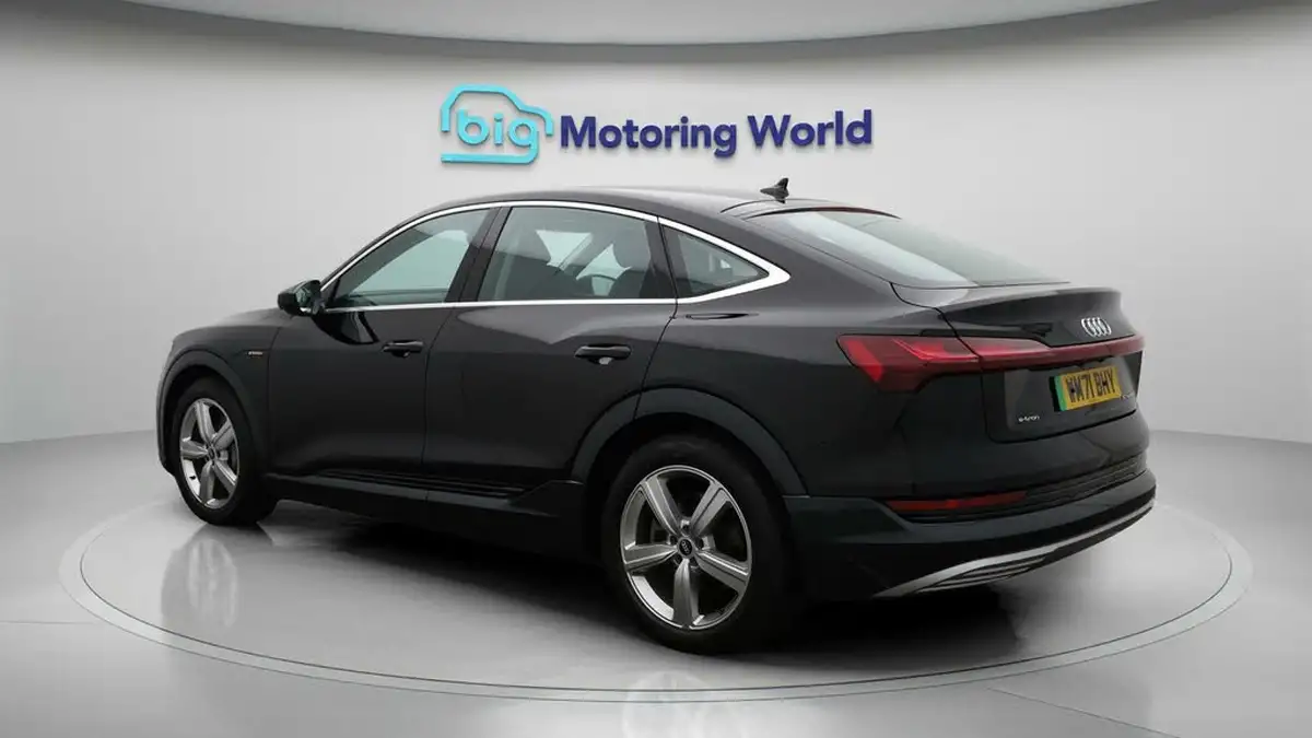 2022-audi-e-tron-50e-technik-sportback-big-5