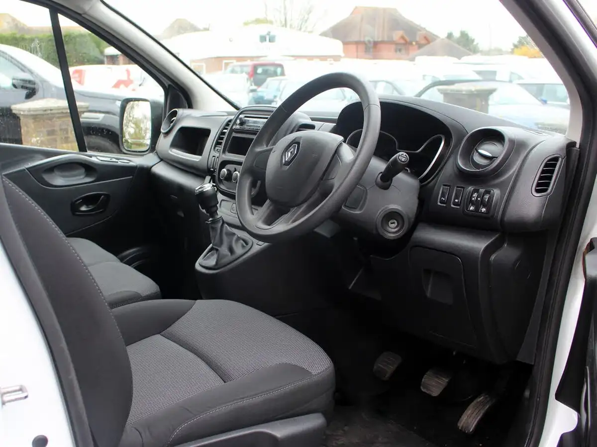 2021-renault-trafic-20dci-ll30-energy-120-business-panel-big-26
