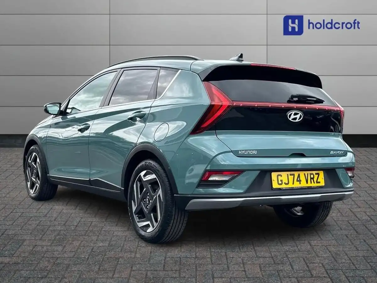 2024-hyundai-bayon-10-t-gdi-premium-100ps-two-tone-roof-big-1