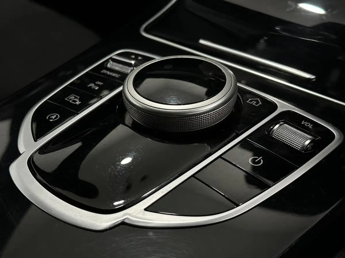 2018-mercedes-benz-c-class-15-c200-amg-line-ss-estate-5d-big-19