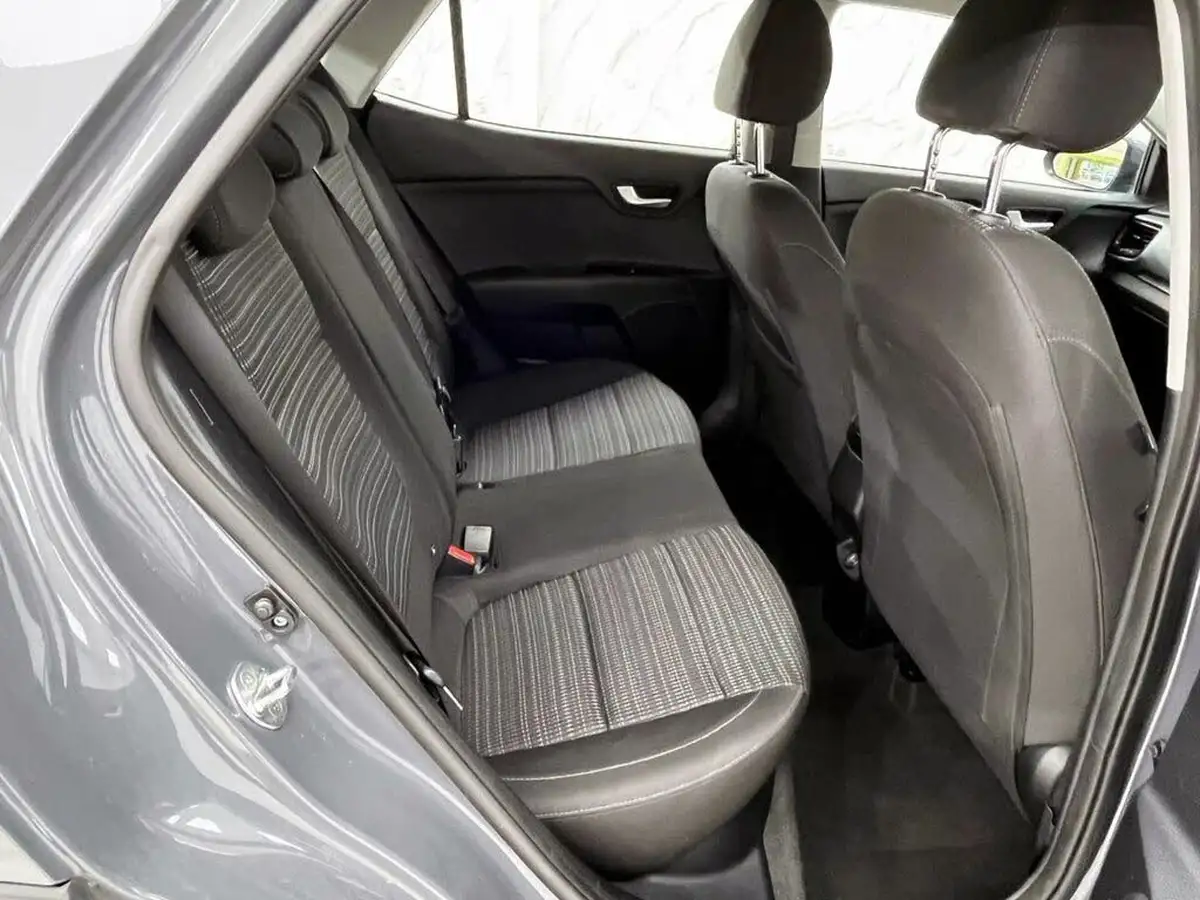2021-kia-stonic-10-t-gdi-2-99bhp-big-26