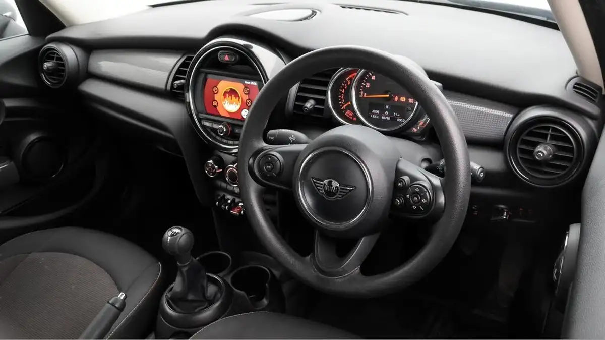 2018-mini-cooper-15-cooper-series-ii-ss-hatchback-5d-big-9