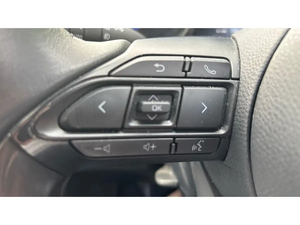 2023-toyota-yaris-15-vvt-i-design-big-25