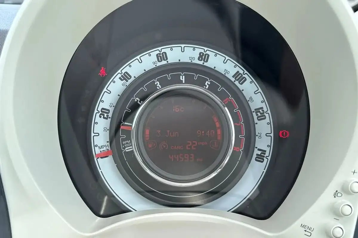 2018-fiat-500-12-lounge-big-37