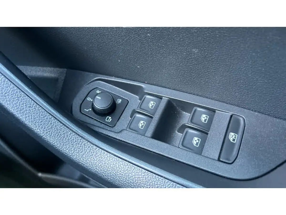 2021-skoda-karoq-15-tsi-sportline-dsg-big-27