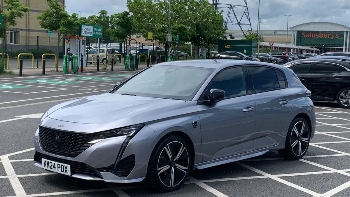 2024-peugeot-308-12-puretech-gt-130ps-ss-eat8-big-6