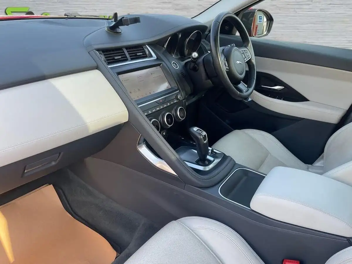 2018-jaguar-e-pace-20-i4-s-big-24
