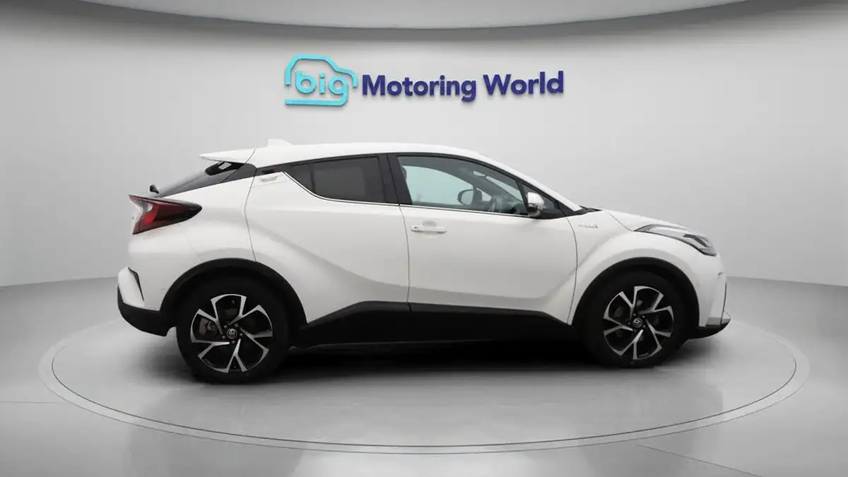 2020-toyota-c-hr-18-vvt-i-design-big-8