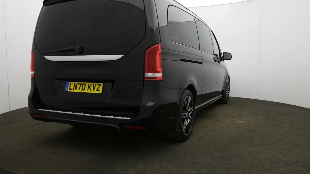 2020-mercedes-benz-v-class-20d-v300d-amg-line-extra-long-big-63