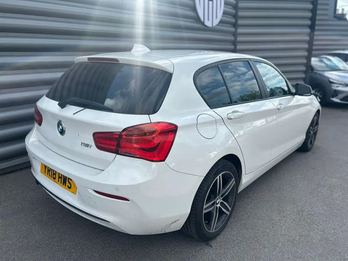 2018-bmw-1-series-15-118i-se-5d-big-4