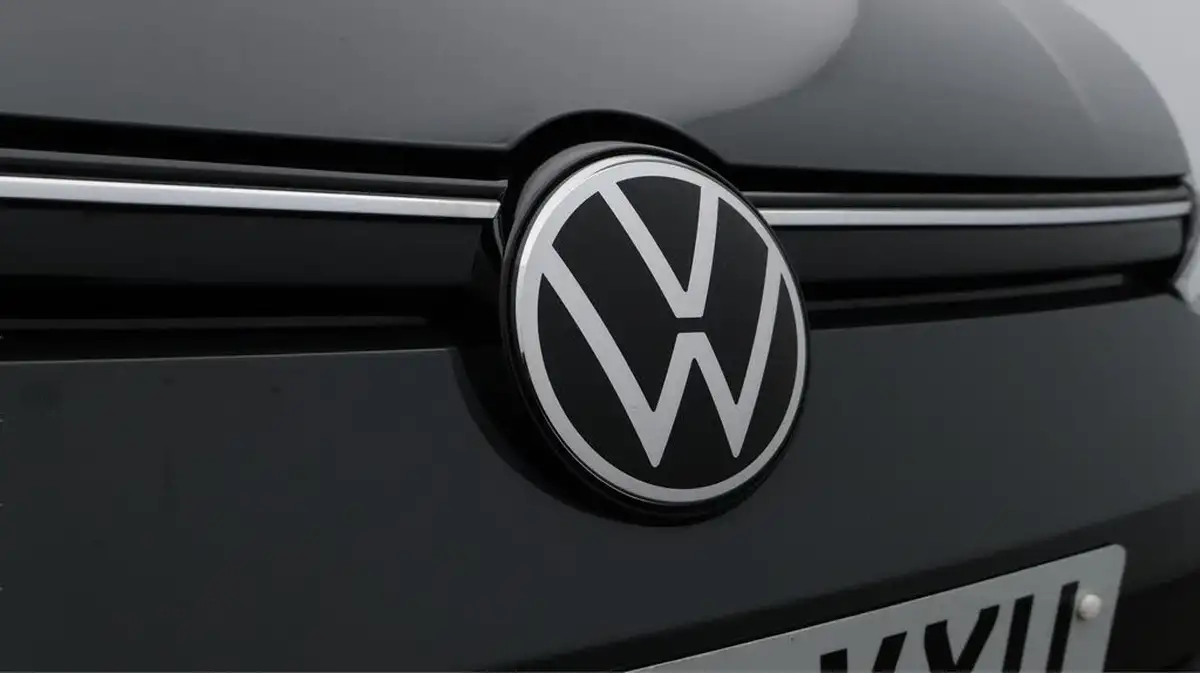 2022-volkswagen-golf-15-tsi-life-130ps-hatchback-big-21