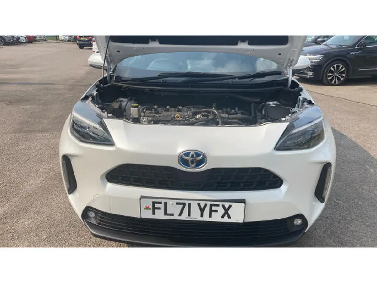 2021-toyota-yaris-15-vvt-i-design-panoramic-roof-big-7