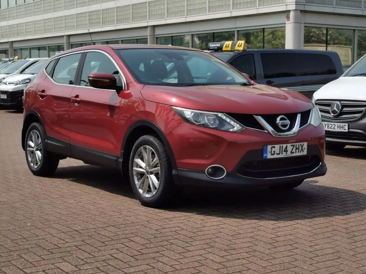 2014-nissan-qashqai-12-acenta-smart-vision-pack-big-0