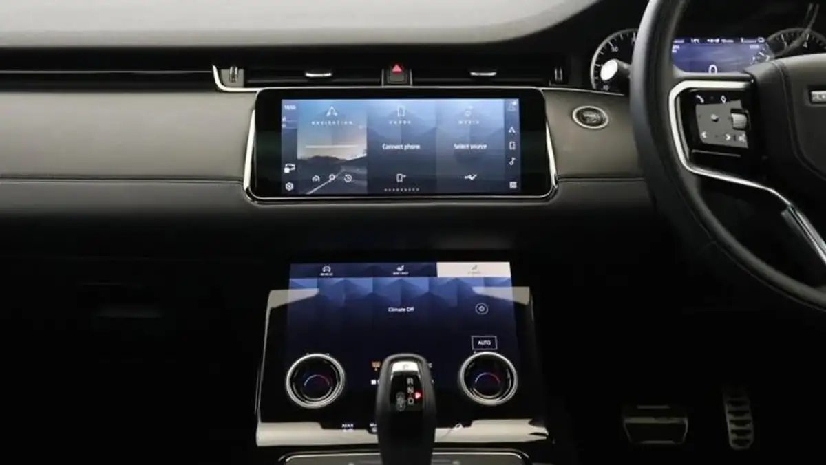 2023-land-rover-range-rover-evoque-15-p300e-r-dynamic-hse-big-14