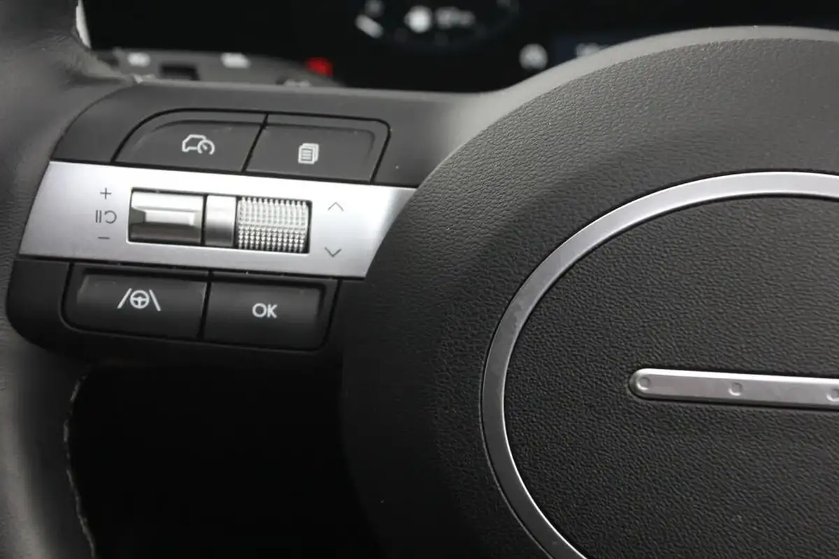 2024-hyundai-tucson-16-t-gdi-premium-160ps-two-tone-roof-big-24