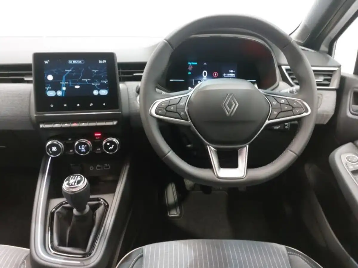 2024-renault-clio-10-tce-techno-big-6