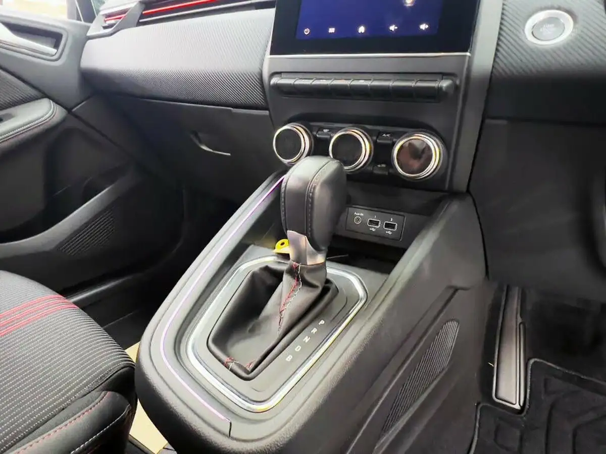 2022-renault-clio-16-rs-line-140ps-rs-line-e-tech-hybrid-big-19
