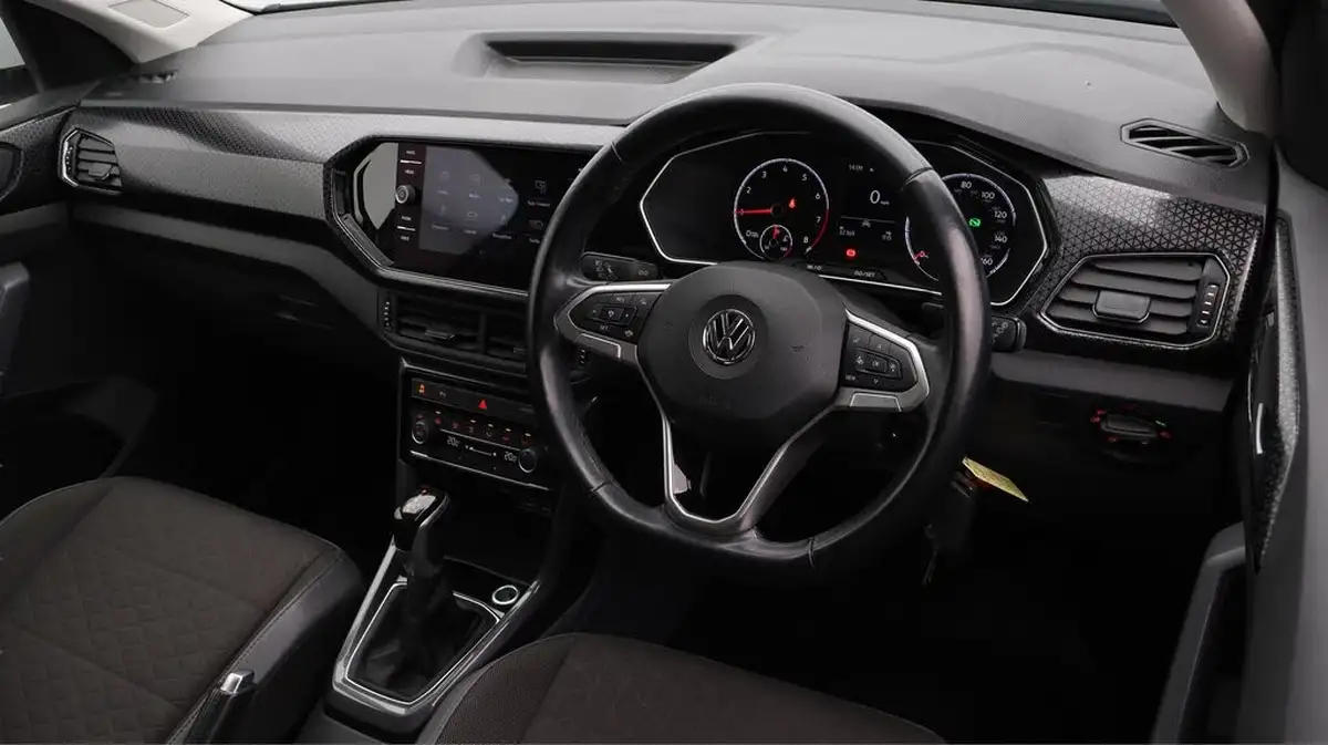 2020-volkswagen-t-cross-10-tsi-sel-115ps-dsg-big-9
