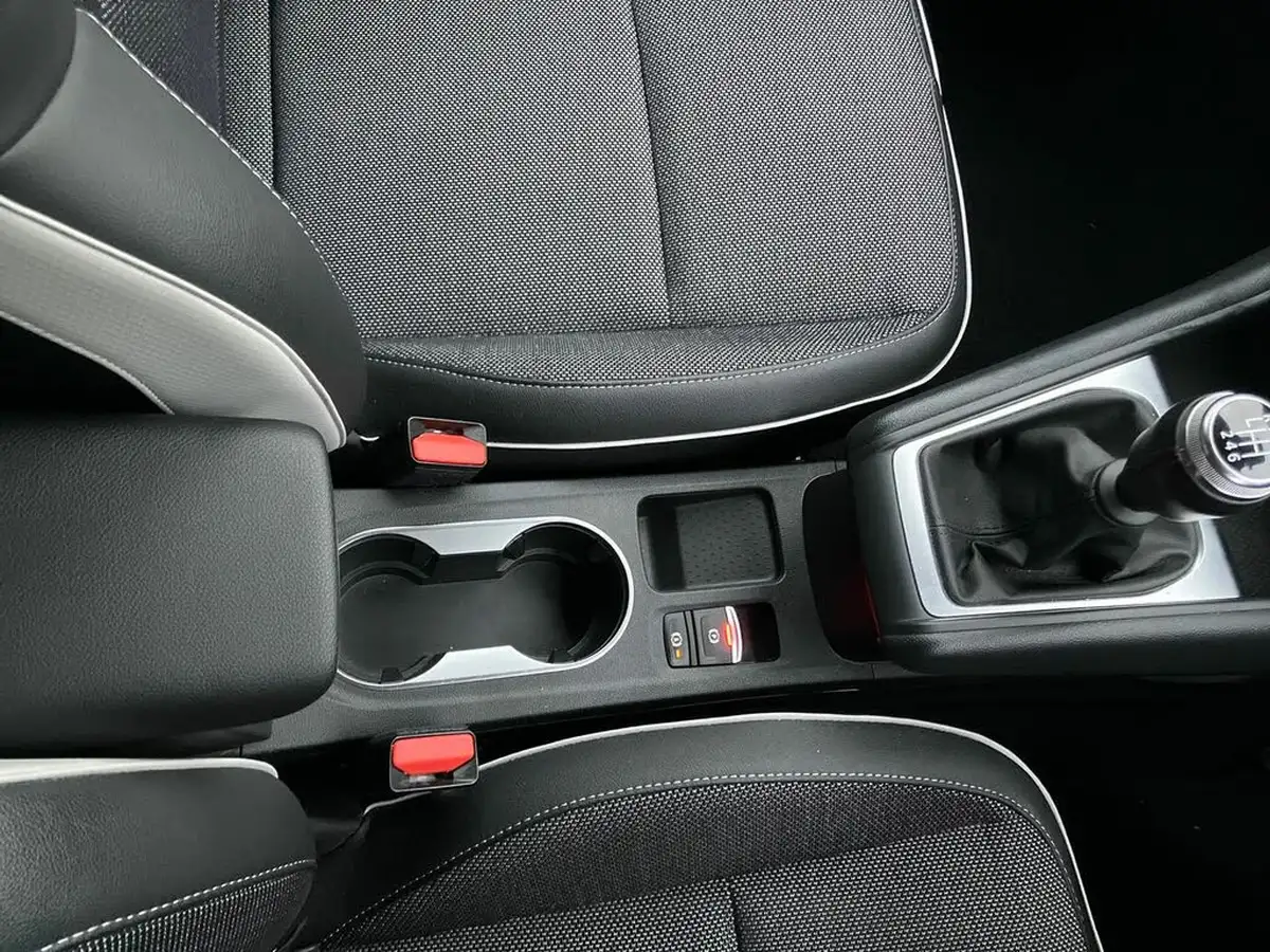 2021-renault-captur-10-tce-s-edition-90ps-big-32