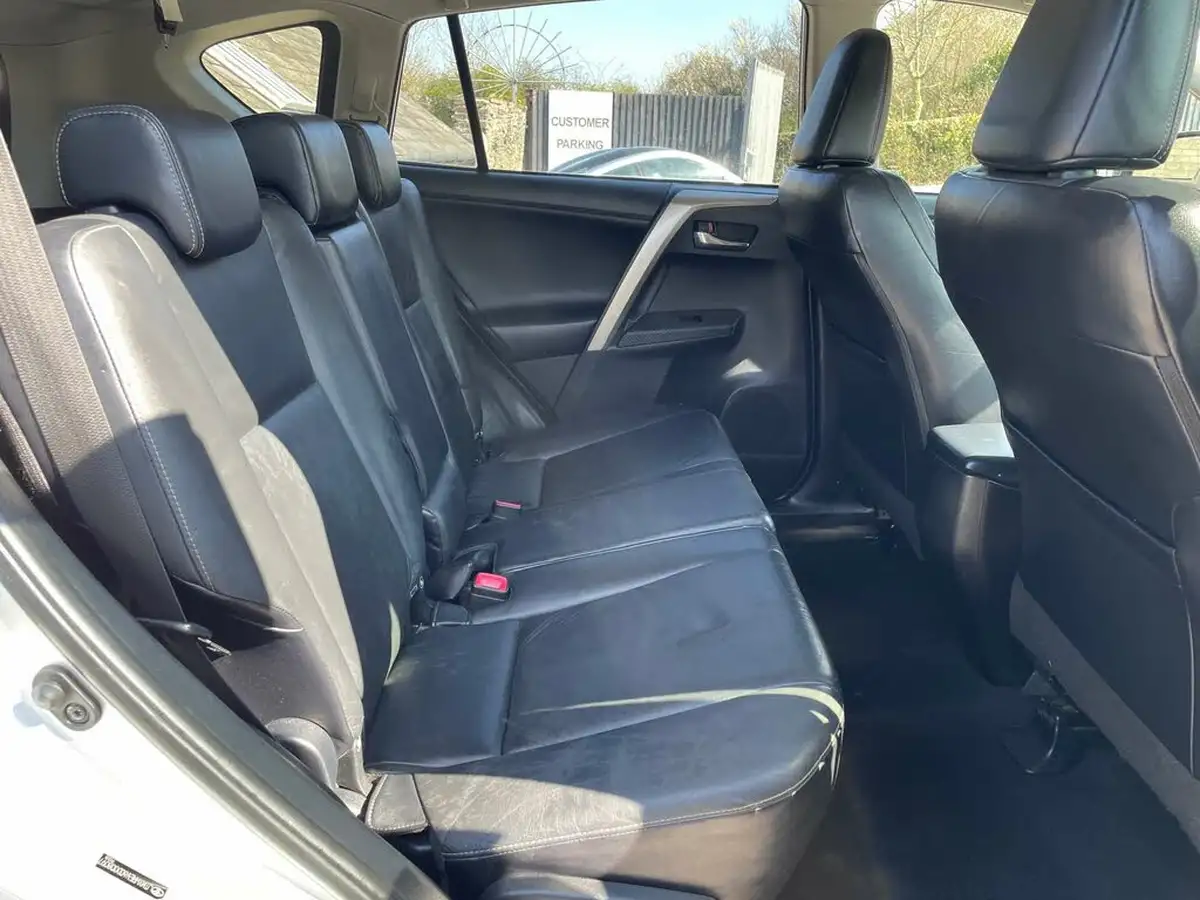 2013-toyota-rav4-20td-invincible-2wd-1990cc-big-22