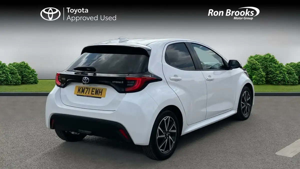 2021-toyota-yaris-15-vvt-i-design-big-1