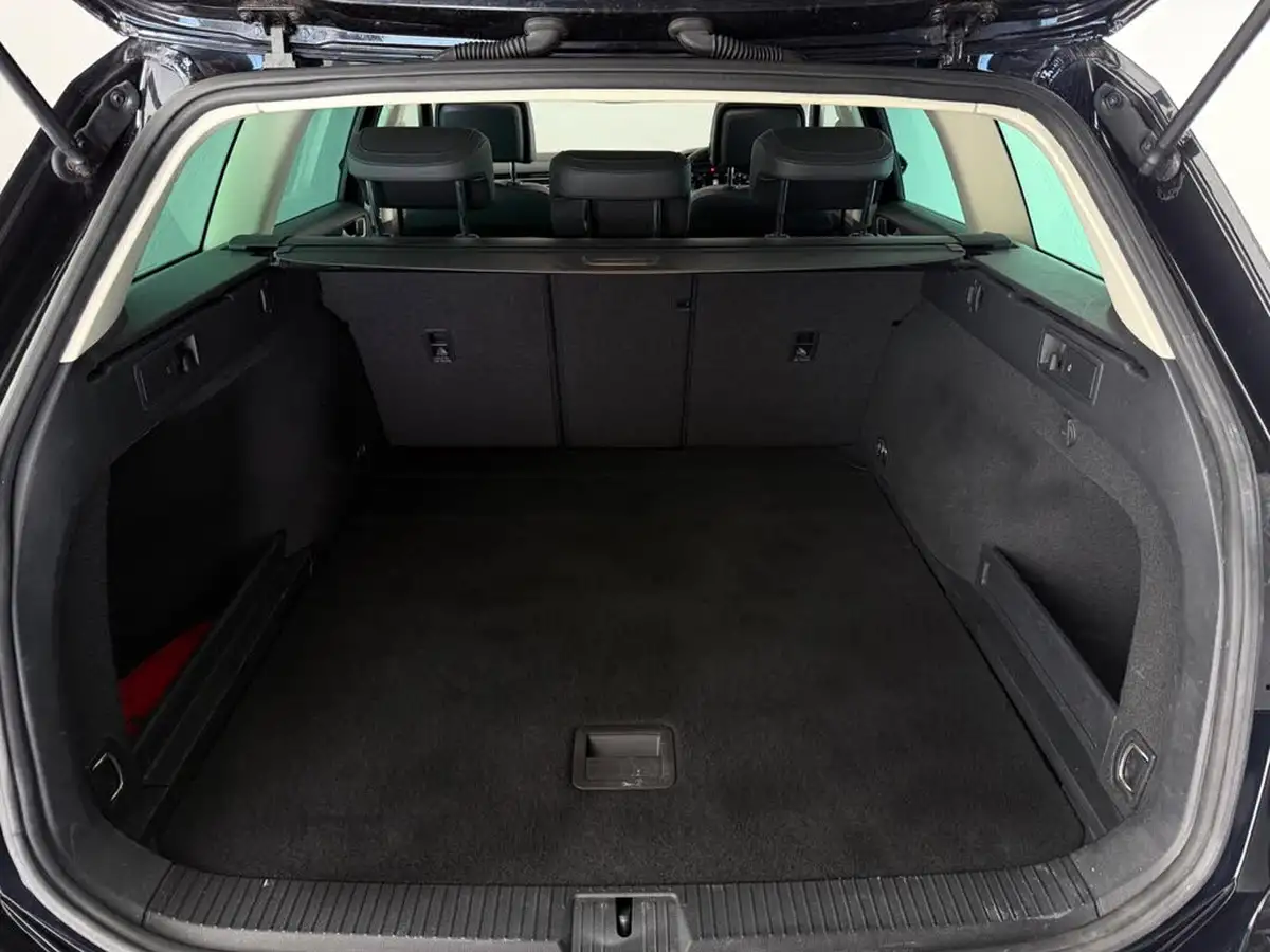2017-volkswagen-passat-20tdi-gt-150ps-ss-estate-5d-dsg-big-12