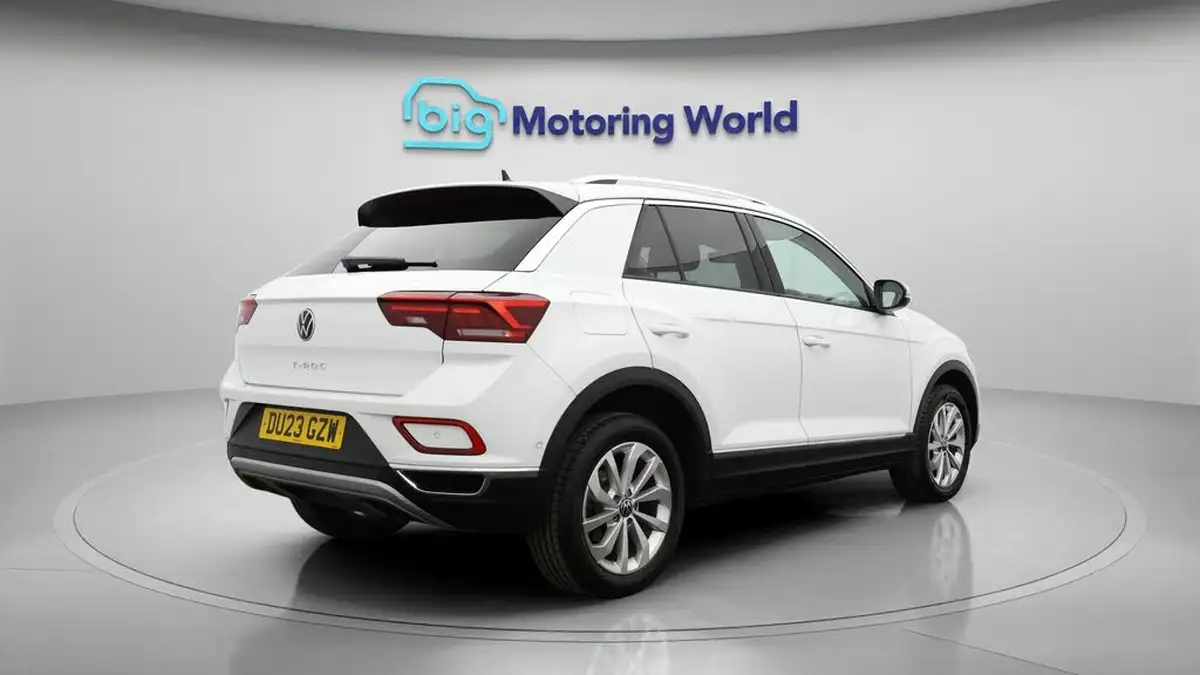 2023-volkswagen-t-roc-15-tsi-style-hatchback-5d-big-7