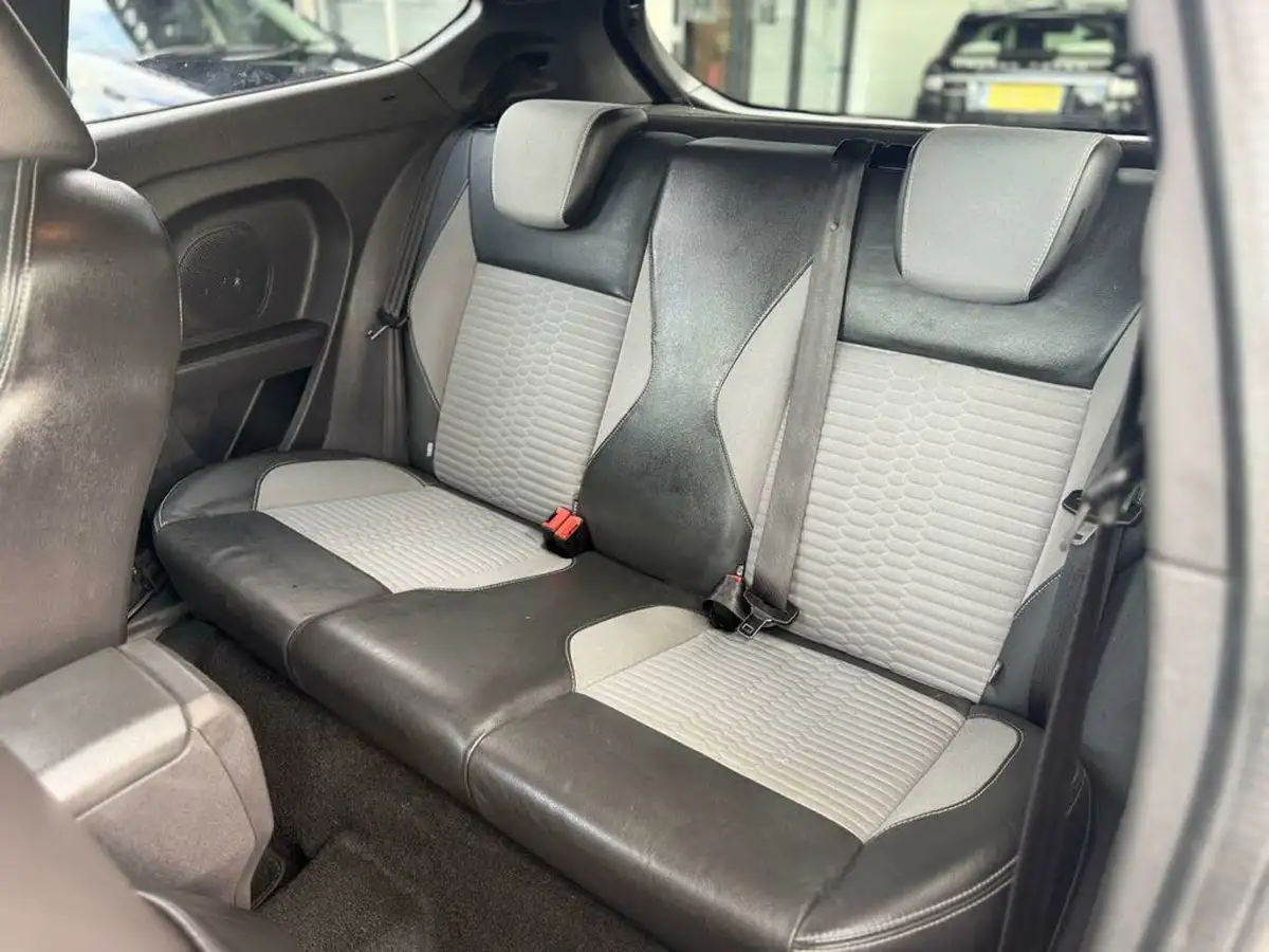 2014-ford-fiesta-16-st-3-big-48