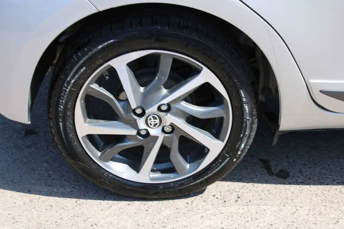 2019-toyota-yaris-15-vvt-i-y20-111bhp-1496cc-big-15