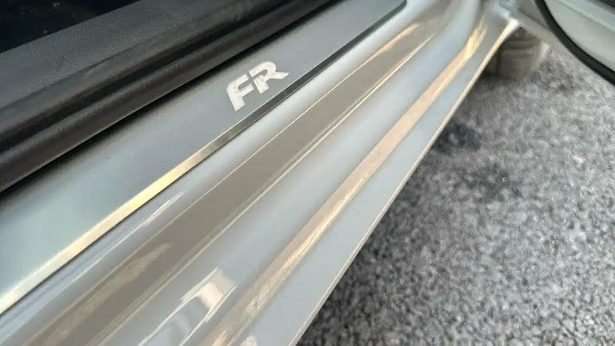 2025-seat-leon-15-e-hybrid-fr-hatchback-big-16