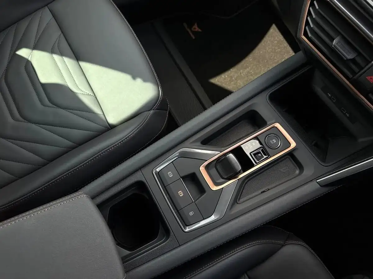2024-cupra-formentor-15-e-hybrid-v3-big-19