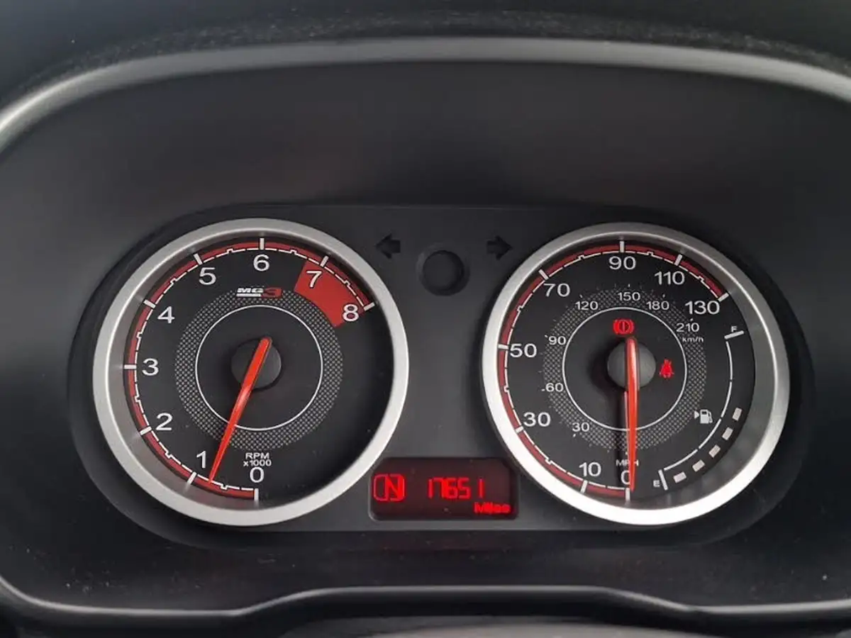 2022-mg-mg3-15-vti-tech-exclusive-nav-big-10