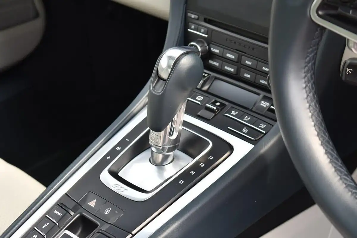 2016-porsche-911-30-carrera-coupe-pdk-big-18