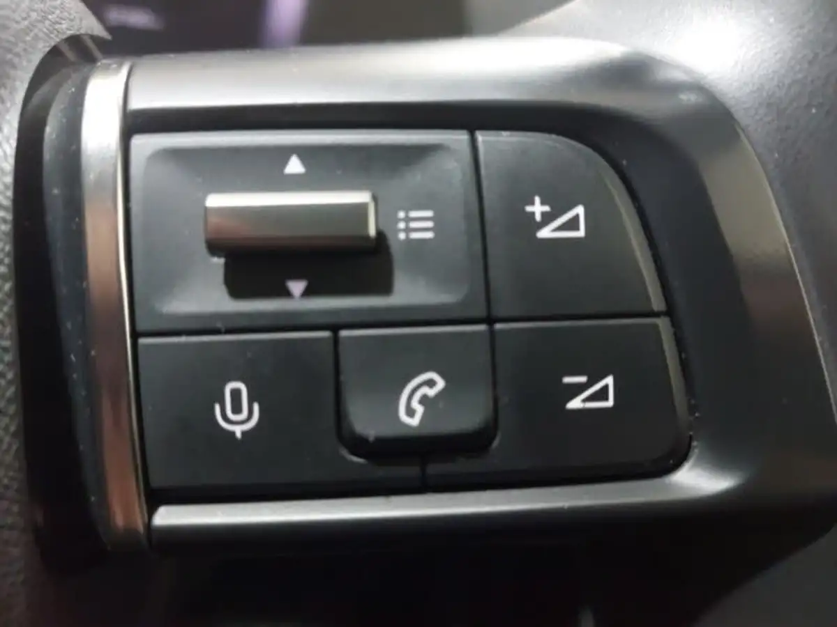 2022-citroen-c4-12-puretech-shine-130ps-big-12