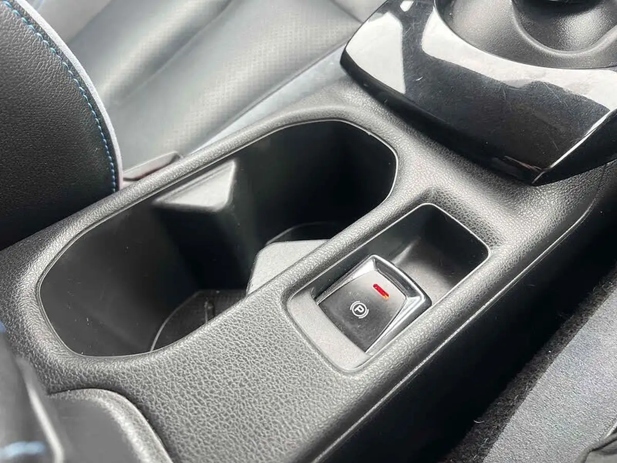2020-nissan-leaf-e-tekna-big-38