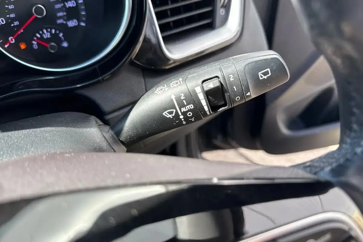 2021-kia-ceed-15-t-gdi-3-hatchback-dct-big-54