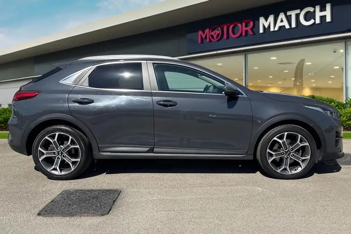 2021-kia-ceed-15-t-gdi-3-hatchback-dct-big-2
