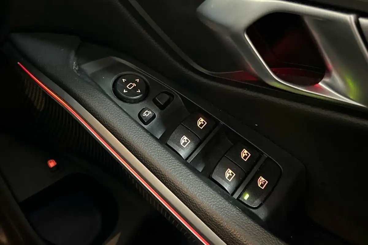 2021-bmw-3-series-20-330e-m-sport-pro-edition-saloon-4d-big-39