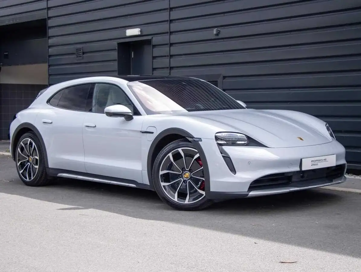 2023-porsche-taycan-e-4s-cross-turismo-big-28