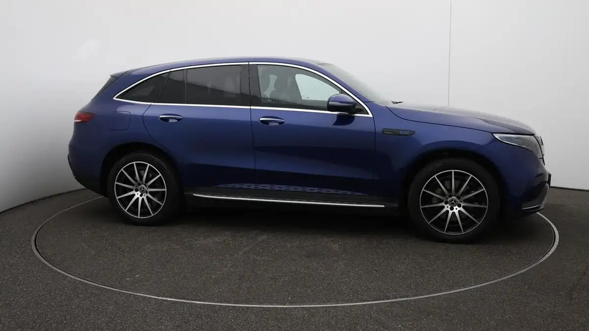 2021-mercedes-benz-eqc-e-eqc-400-amg-line-big-40