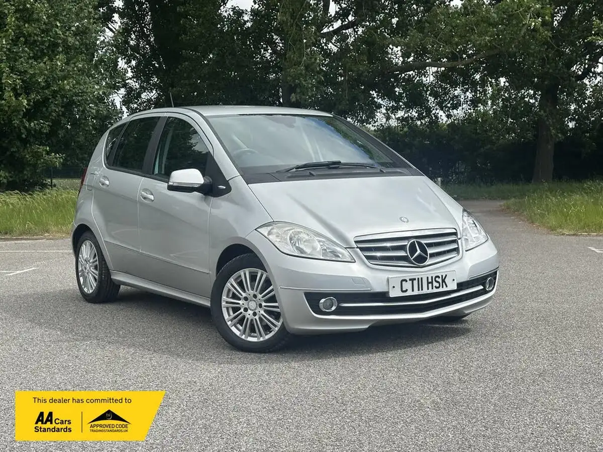 2011-mercedes-benz-a-class-15-a160-elegance-se-cvt-big-0