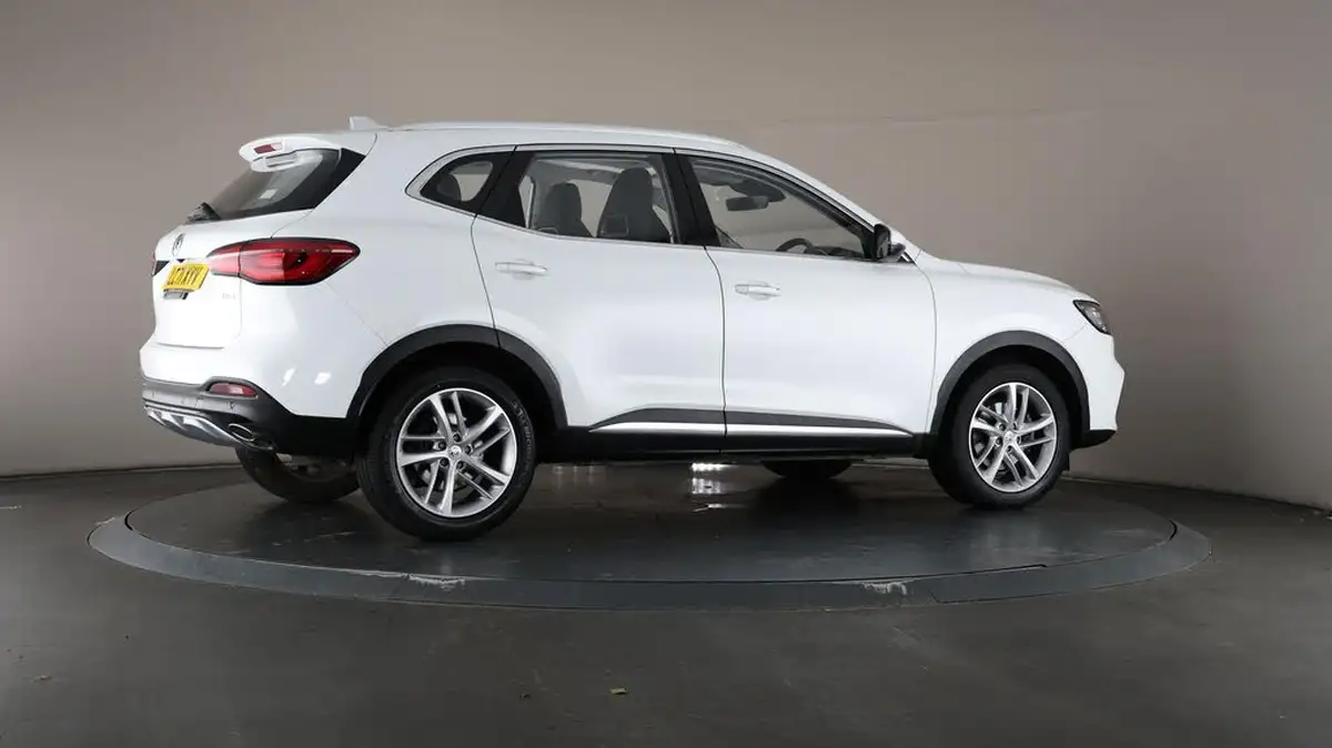 2021-mg-hs-15t-gdi-exclusive-162ps-big-64