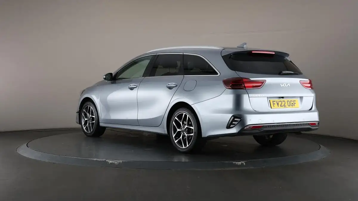 2022-kia-ceed-15-t-gdi-3-sportswagon-big-72