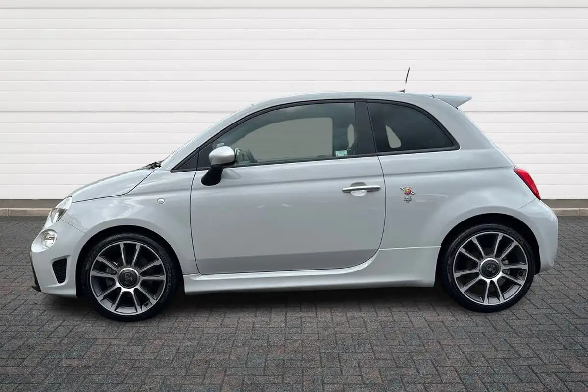2021-abarth-595-14-tjet-turismo-big-13