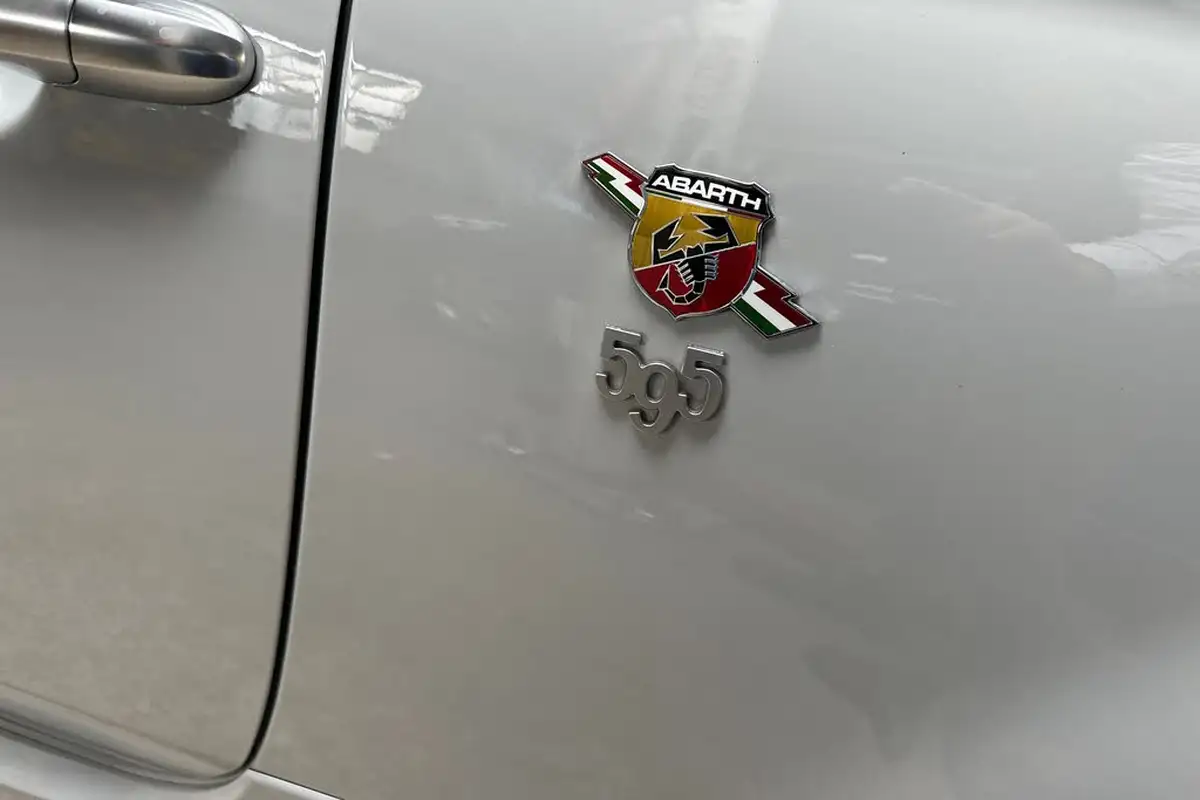 2021-abarth-595-14-tjet-turismo-big-37