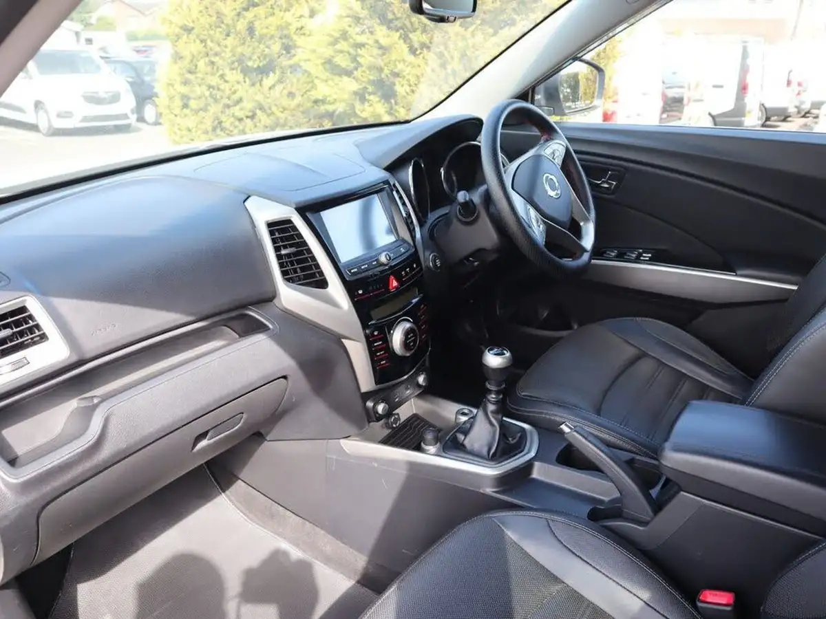 2015-kgm-ssangyong-tivoli-16-elx-big-2