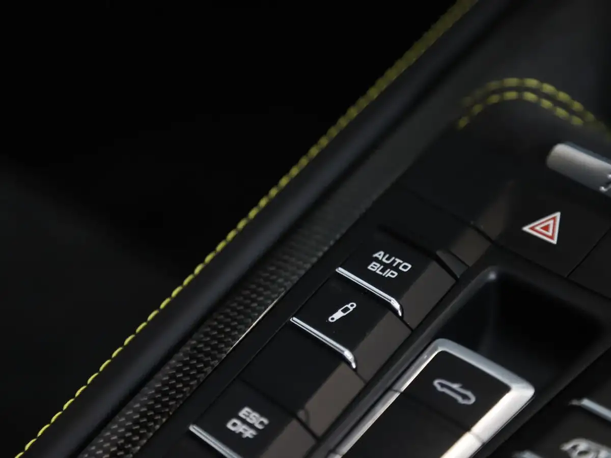 2020-porsche-boxster-718-40-spyder-big-32