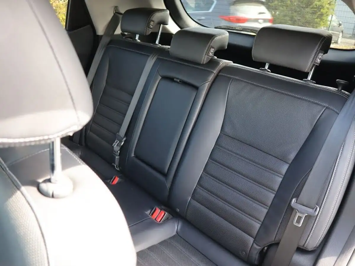 2015-kgm-ssangyong-tivoli-16-elx-big-25
