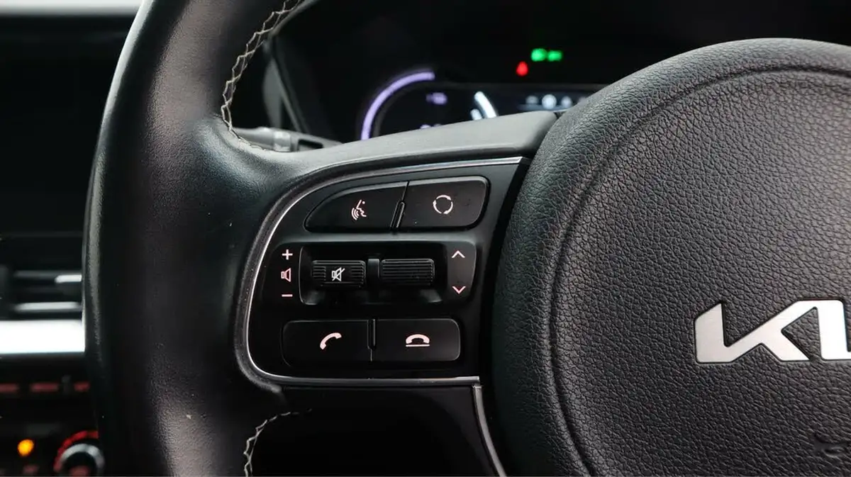 2022-kia-niro-ev-e-3-big-25